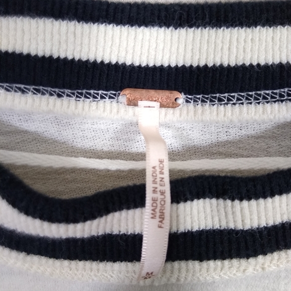 Free People top medium oversized sleeves - Picture 6 of 8